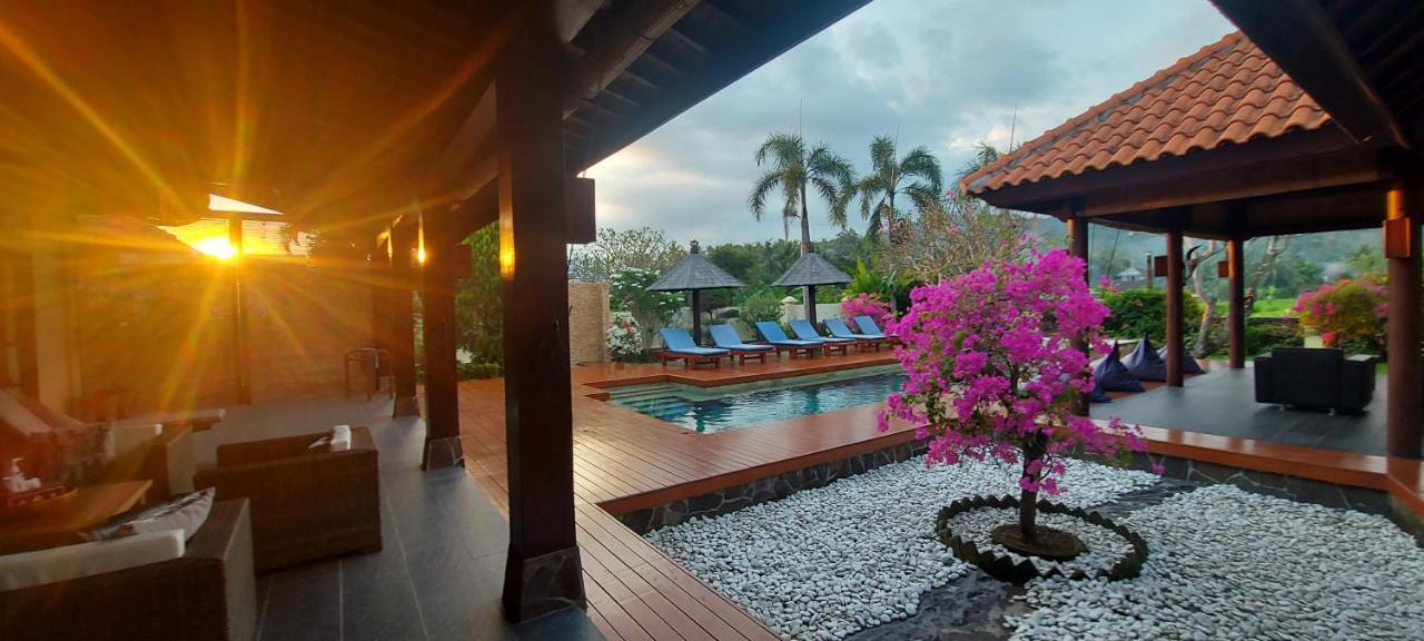 Bale Solah Lombok Holiday Resort Senggigi Esterno foto
